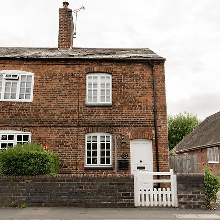 Cosy 2 Bed Cottage In Charming Village Of Christleton - For Up To 5 Exterior photo