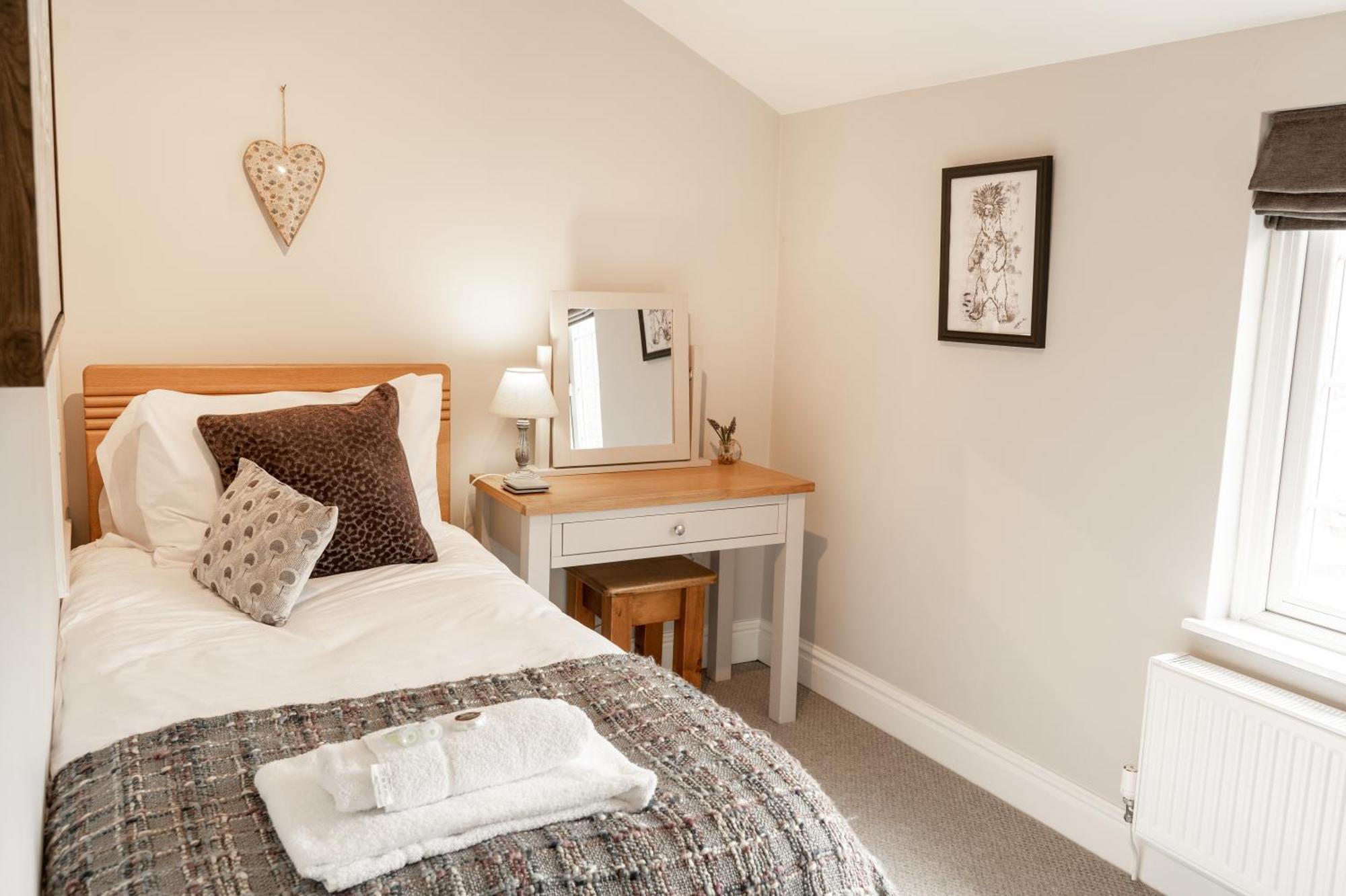 Cosy 2 Bed Cottage In Charming Village Of Christleton - For Up To 5 Exterior photo